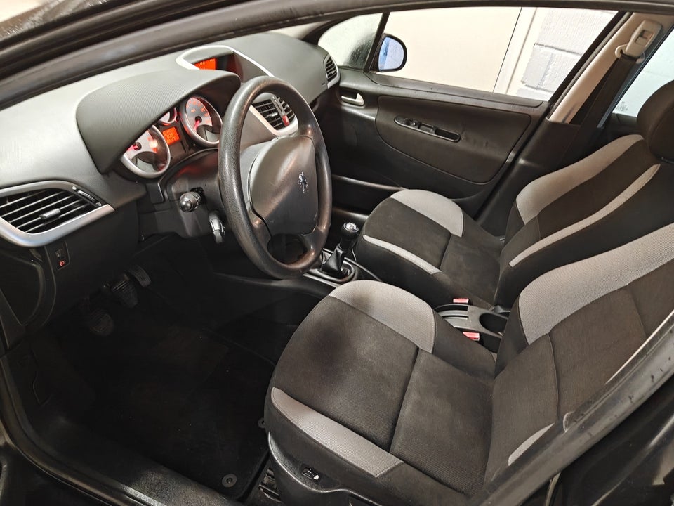 Peugeot 207 1,4 Comfort+ 5d