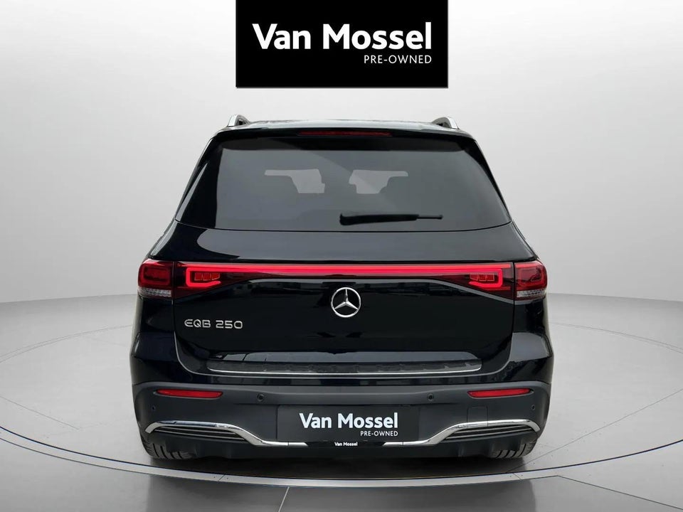 Mercedes EQB250 AMG Line 5d