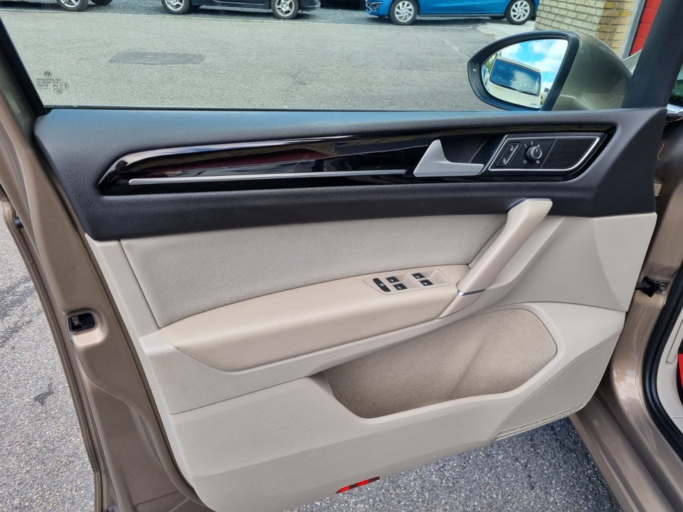 VW Golf Sportsvan 1,4 TSi 125 Highline BMT 5d