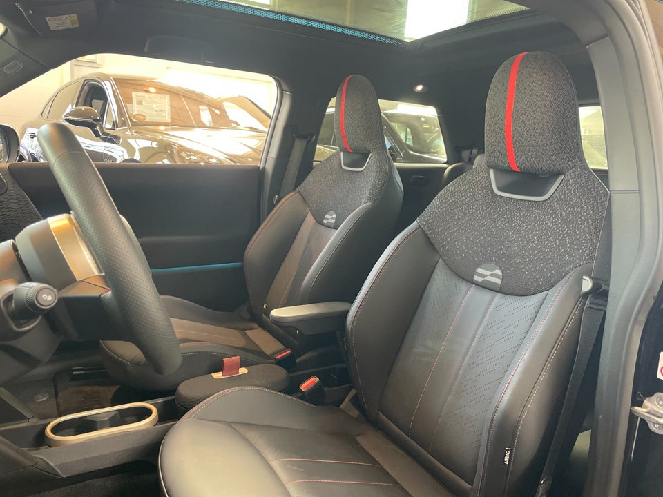 MINI Cooper SE JCW Trim M 3d