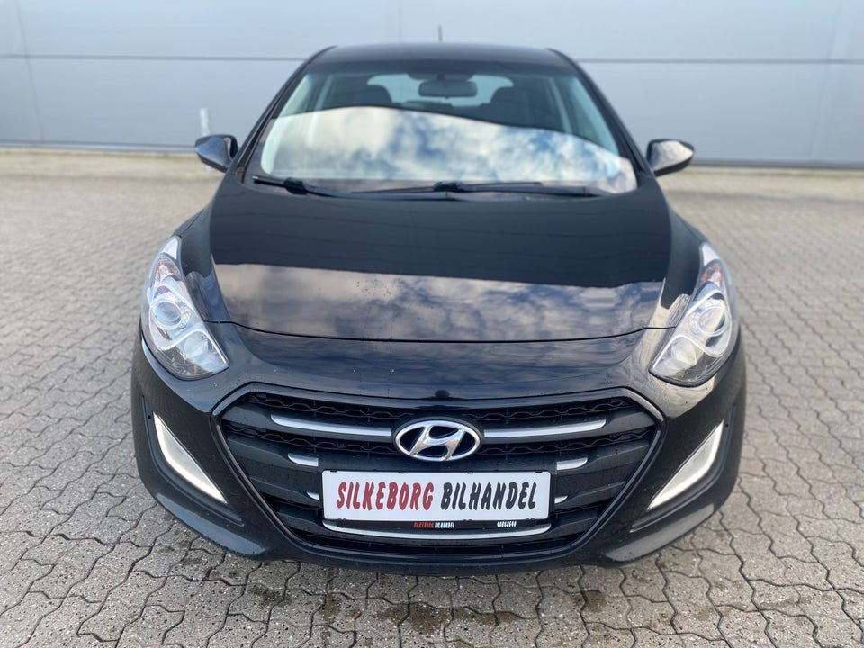 Hyundai i30 1,6 GDi Style Eco 5d