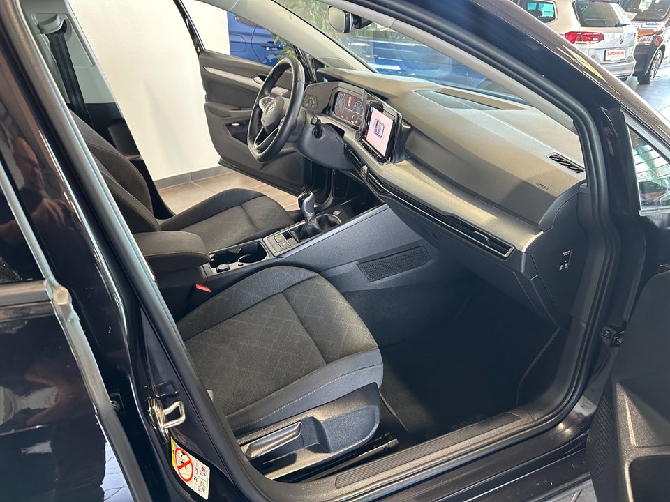VW Golf VIII 1,5 TSi 130 Life 5d