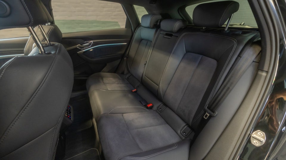 Audi e-tron 55 S-line quattro 5d