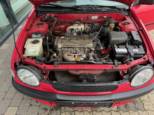 Toyota Corolla 1,3 Terra 4d