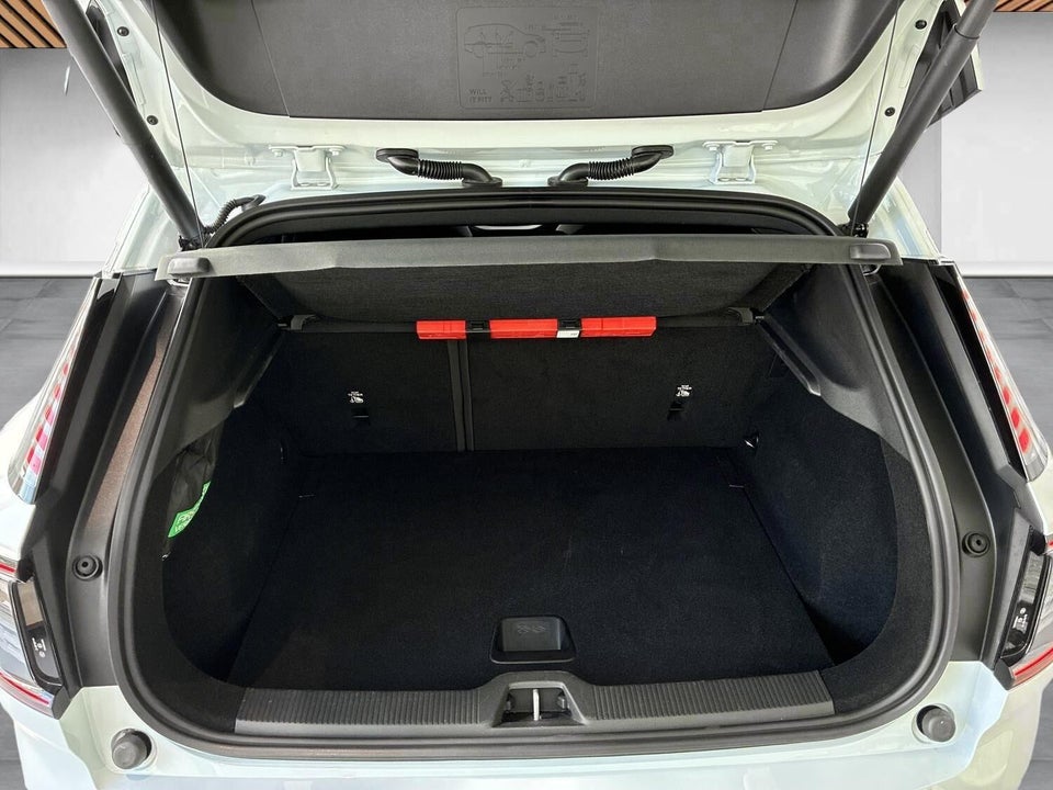 Volvo EX30 Standard Range Plus 5d