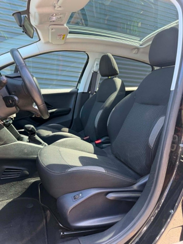 Peugeot 208 1,2 VTi 82 Intense 5d