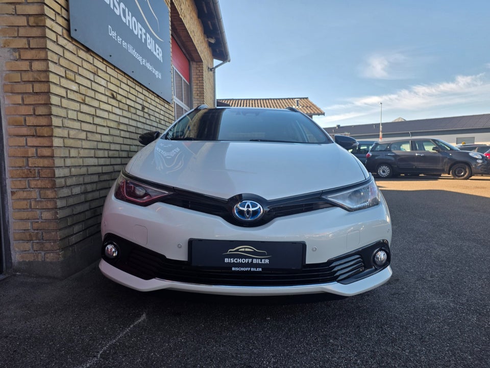 Toyota Auris 1,8 Hybrid Prestige Touring Sports CVT 5d