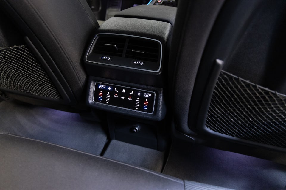 Audi e-tron 55 quattro 5d