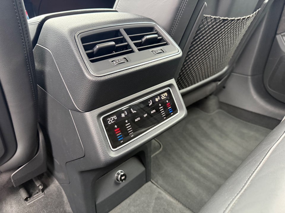 Audi e-tron 55 quattro 5d