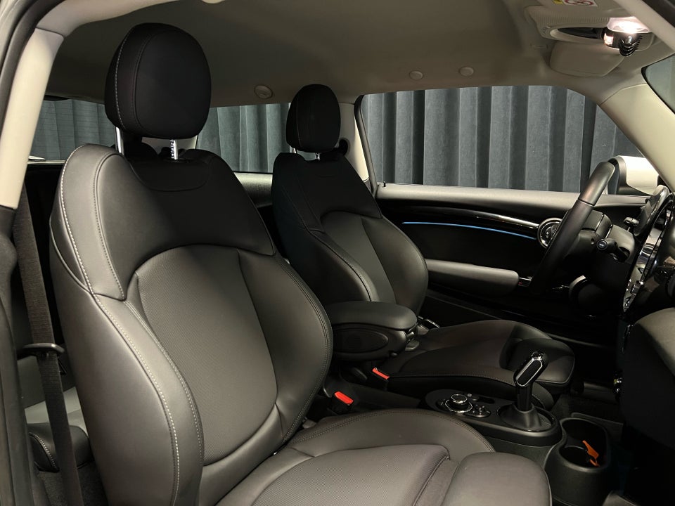 MINI Cooper SE Classic Trim 3d