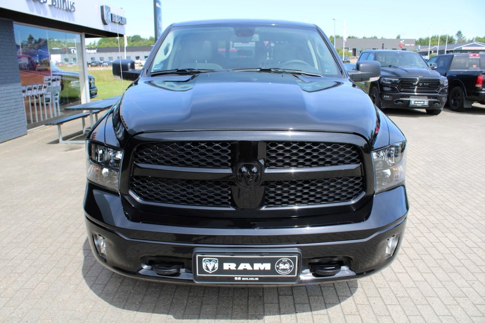 Dodge RAM 1500 5,7 V8 Hemi SLT Classic Black aut. 4d