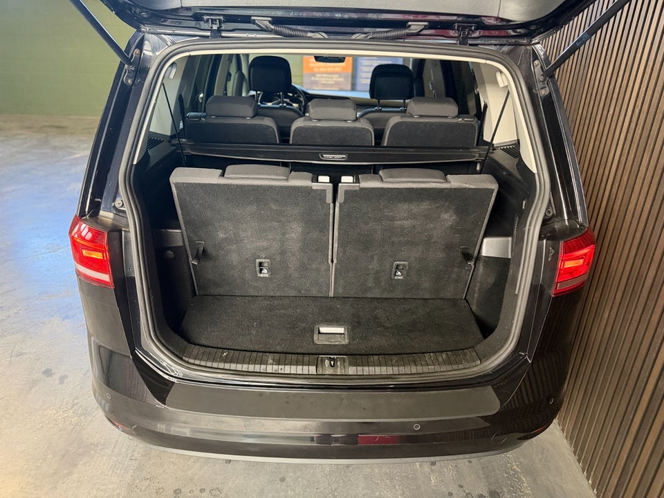 VW Touran 1,6 TDi 115 Comfortline Connect DSG 7prs 5d