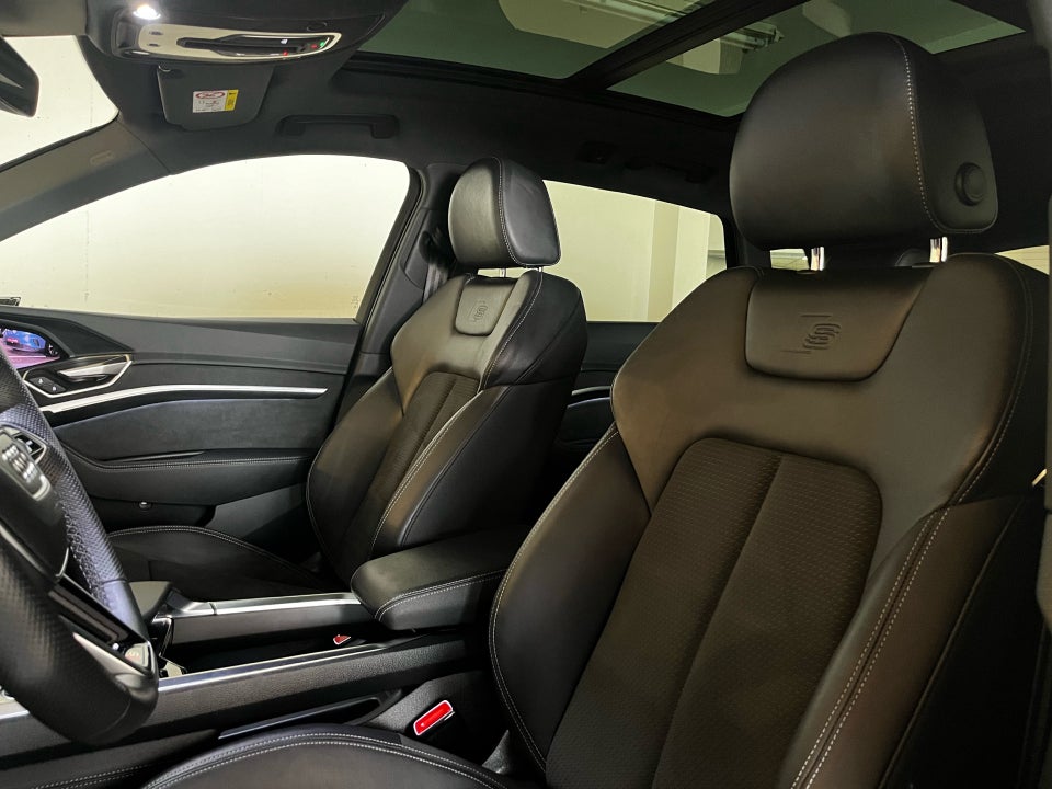 Audi Q8 e-tron 55 S-line quattro 5d