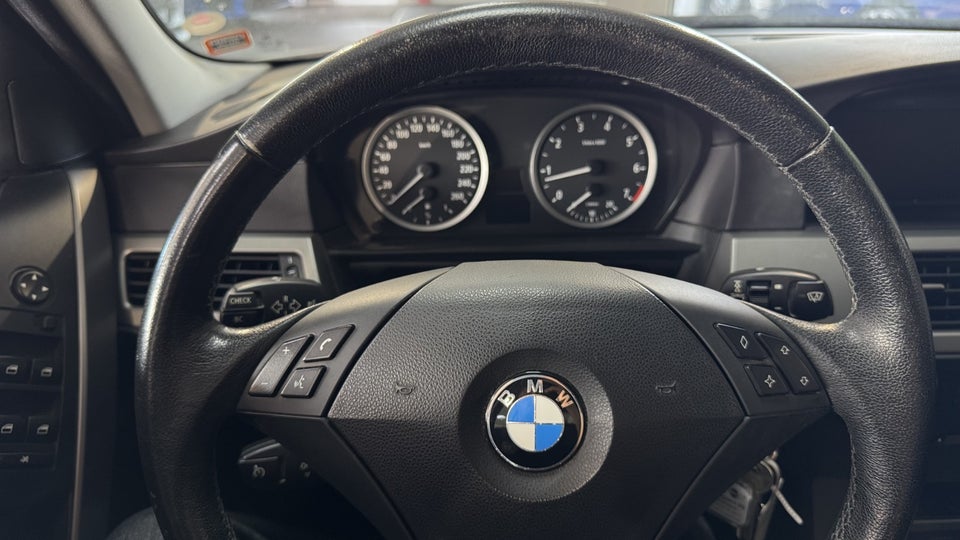 BMW 523i 2,5  4d