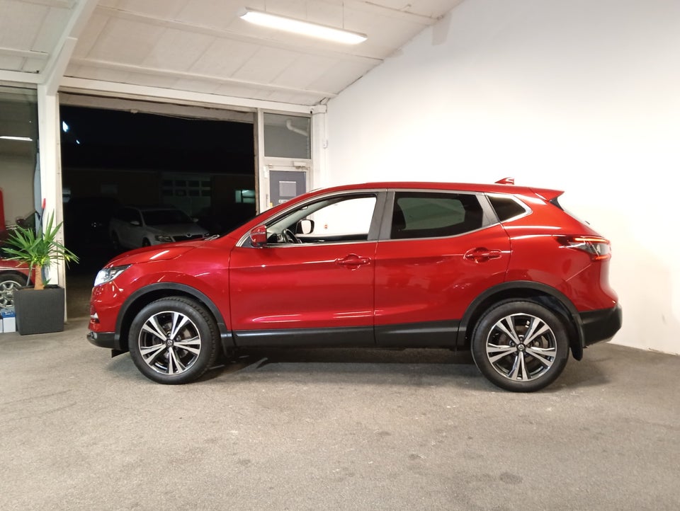 Nissan Qashqai 1,3 Dig-T 140 N-Connecta 5d