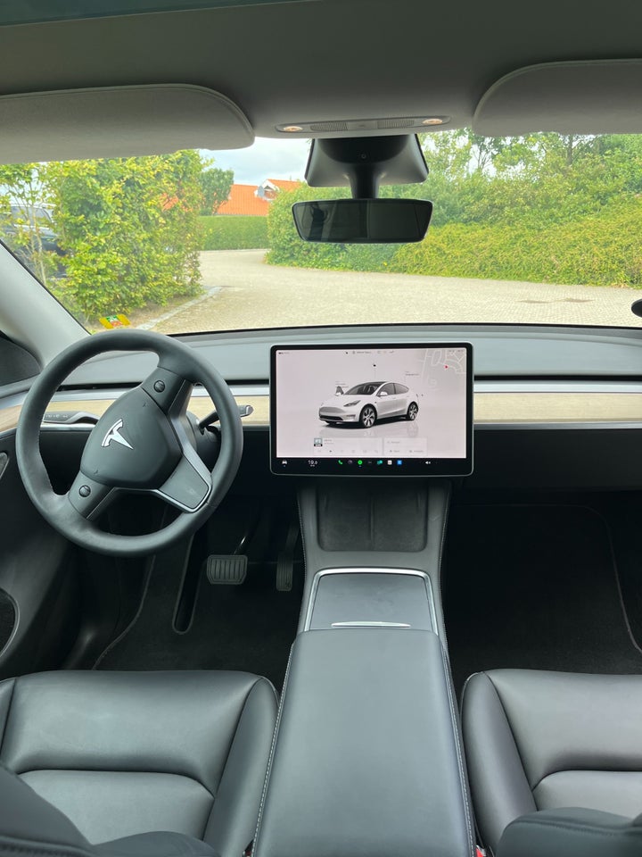 Tesla Model Y RWD 5d