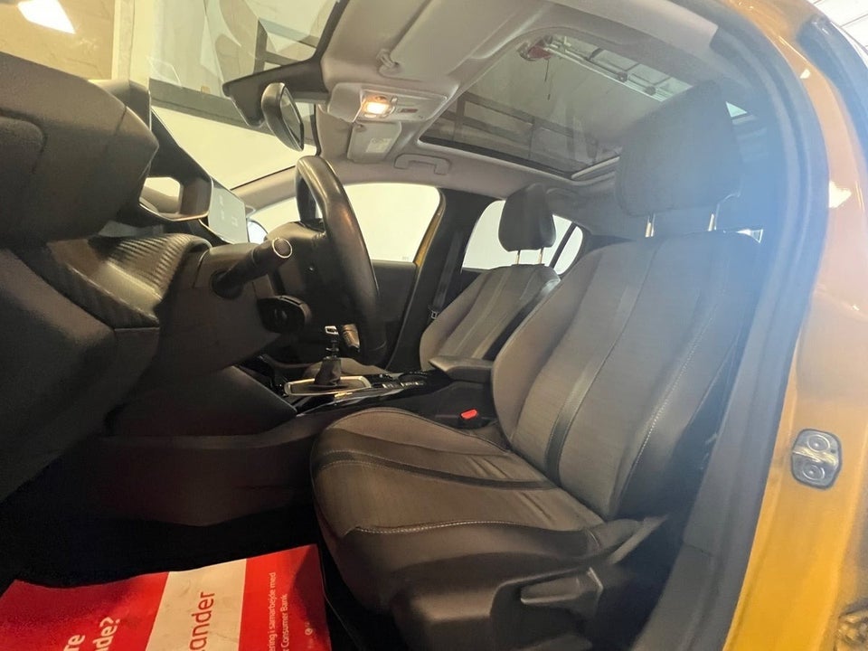 Peugeot 208 1,2 PureTech 100 Allure Sky 5d