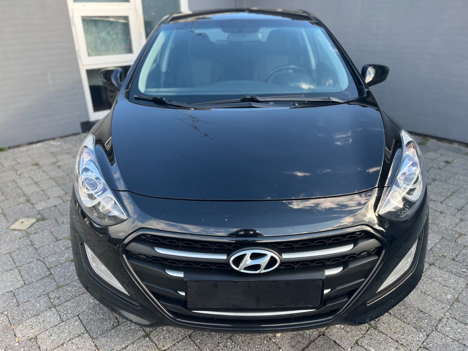 Hyundai i30 1,6 GDi Style Eco 5d