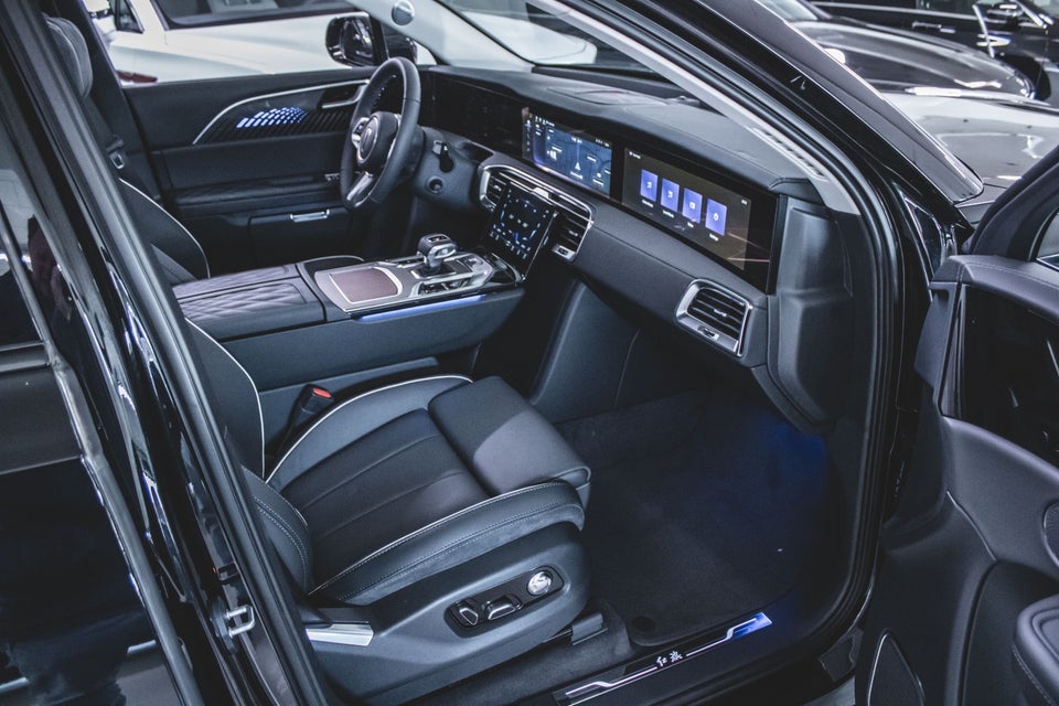 Hongqi E-HS9 99 Exclusive 5d