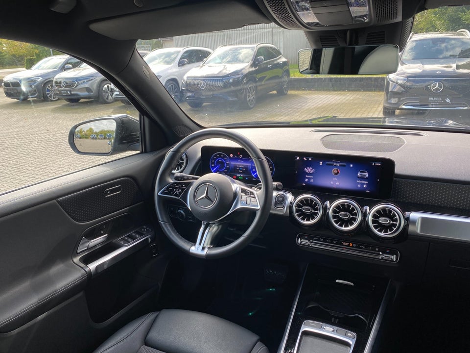 Mercedes EQB300 Progressive Advance Plus 4Matic 5d