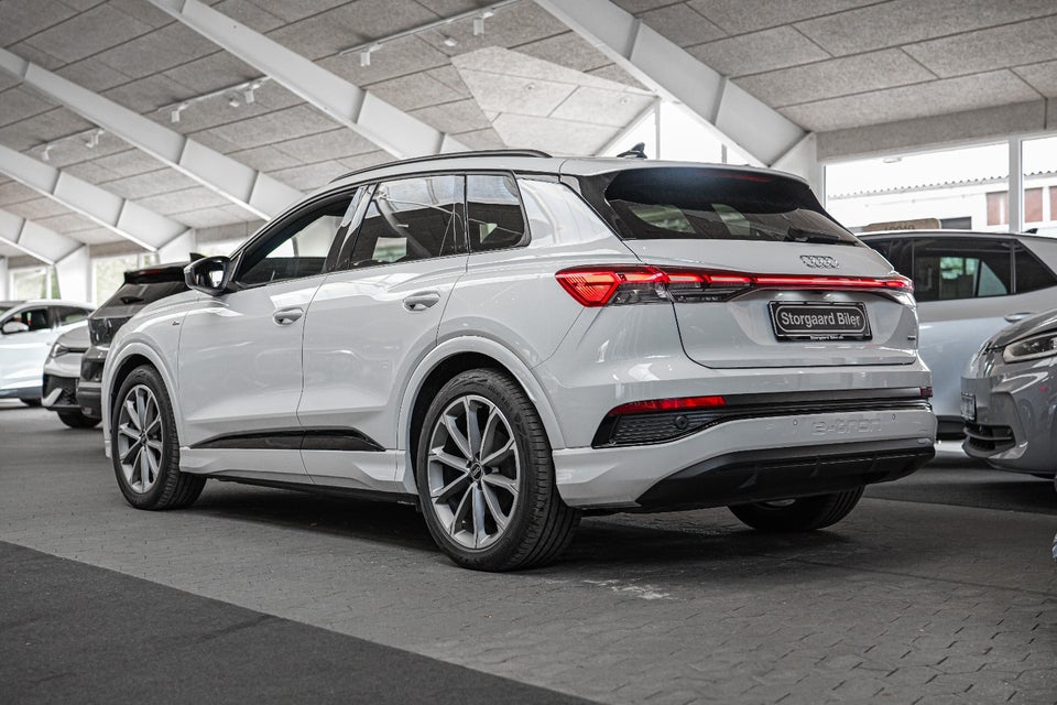 Audi Q4 e-tron 45 S-line quattro 5d