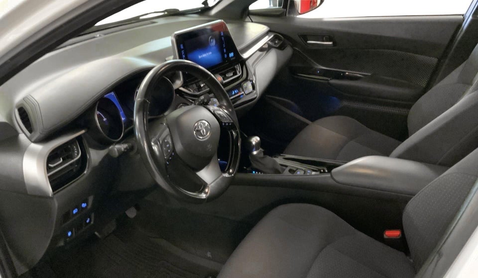 Toyota C-HR 1,8 Hybrid C-LUB Premium CVT 5d