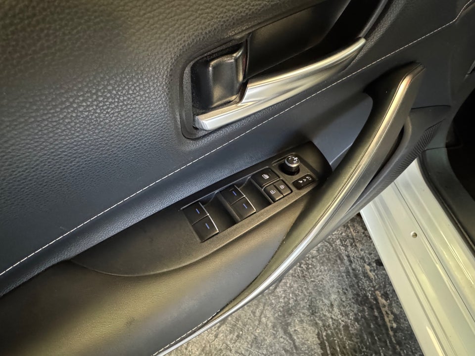 Toyota Corolla 1,8 Hybrid H3 Premium Touring Sports MDS 5d