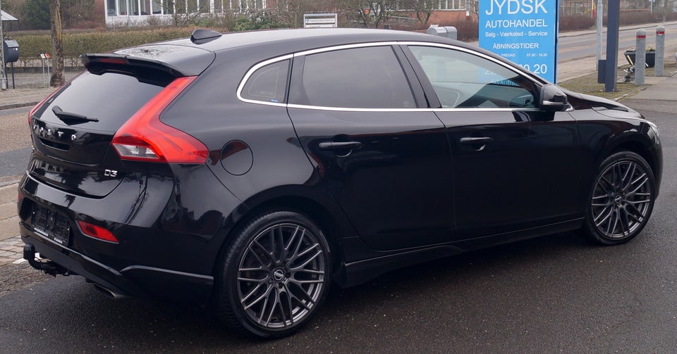 Volvo V40 2,0 D3 150 Momentum aut. 5d