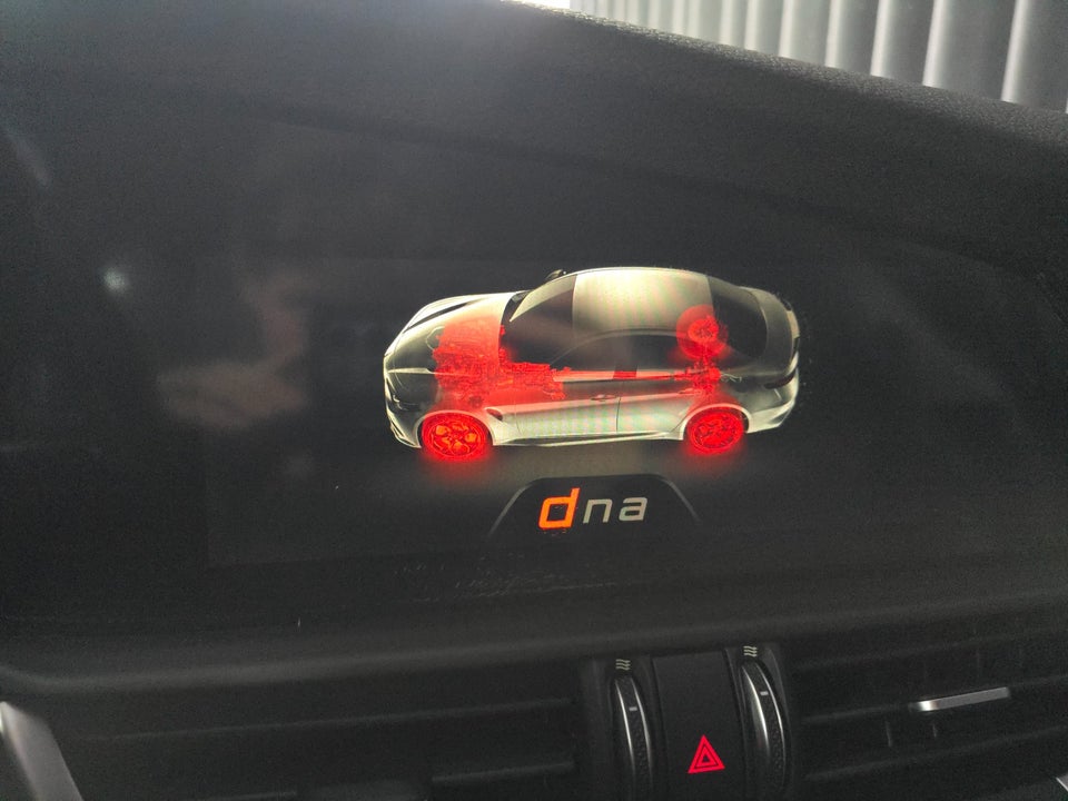 Alfa Romeo Giulia 2,0 T 200 Edizione aut. 4d