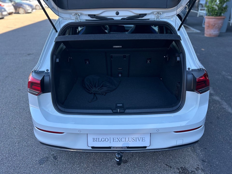 VW Golf VIII 1,4 GTE DSG 5d