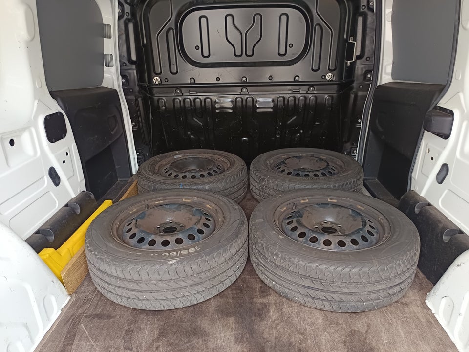Fiat Doblò Cargo 1,4 T-Jet 120 Professional+ L2 4d