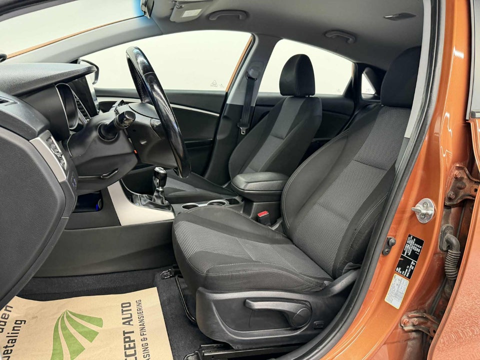 Hyundai i30 1,4 Trend 5d