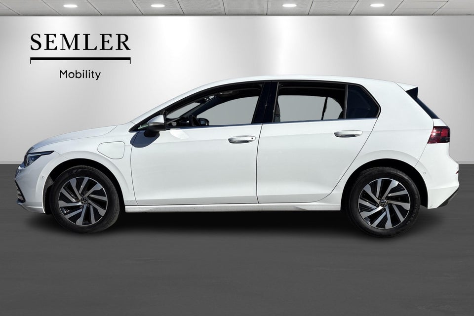 VW Golf VIII 1,4 eHybrid DSG 5d