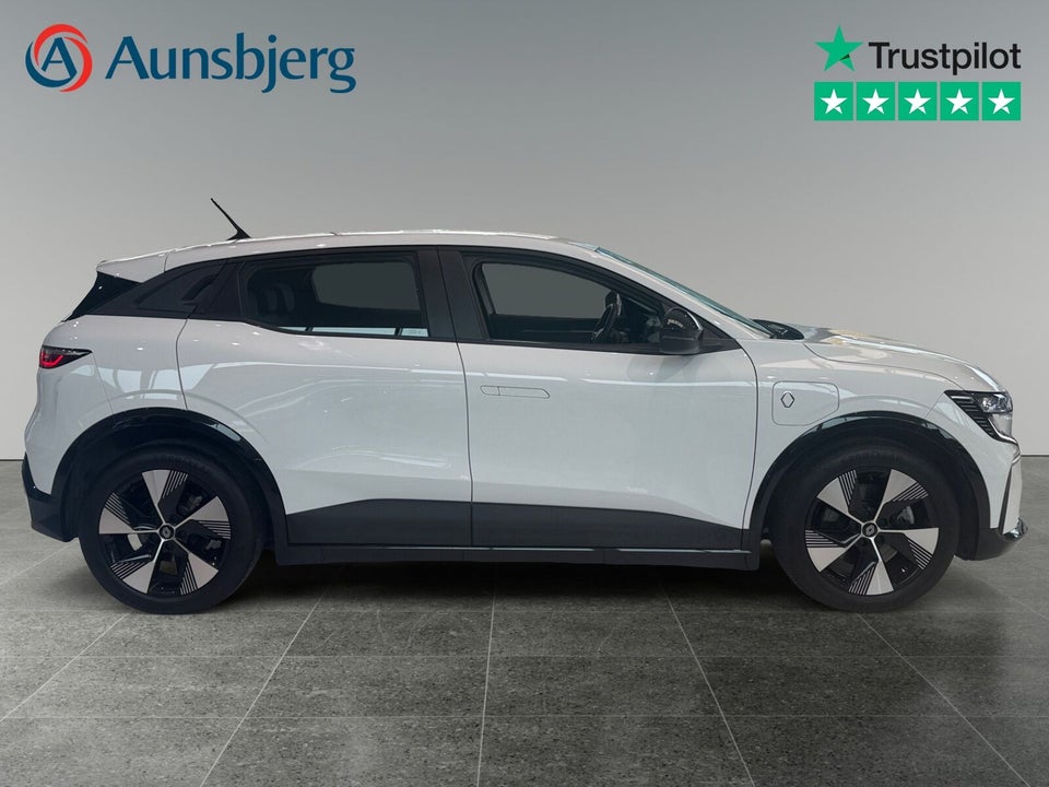 Renault Megane E-Tech 40 Equilibre 5d