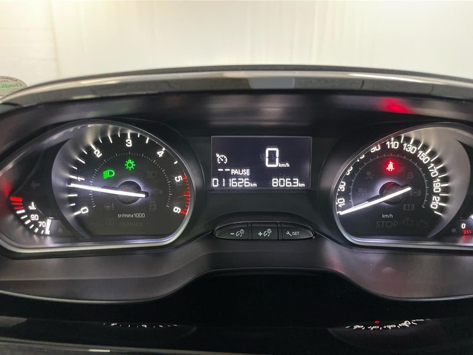 Peugeot 208 1,6 BlueHDi 100 Desire Sky 5d