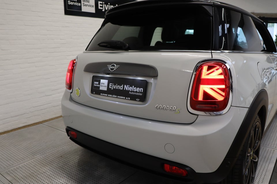 MINI Cooper SE Greenwich 3d