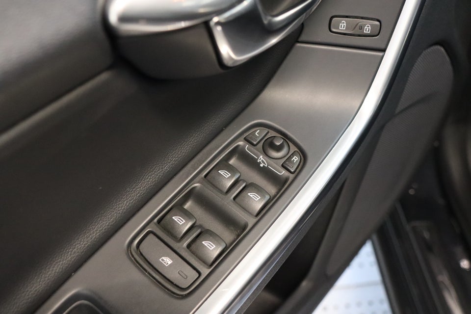 Volvo V60 2,0 D4 181 Momentum aut. Van 5d