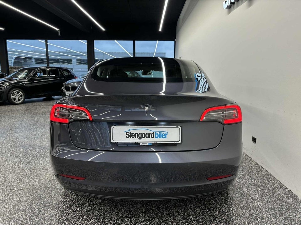 Tesla Model 3 RWD 4d