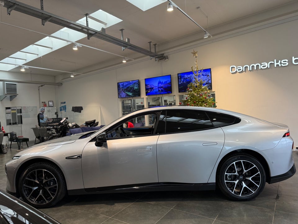 Xpeng P7 Performance 4d