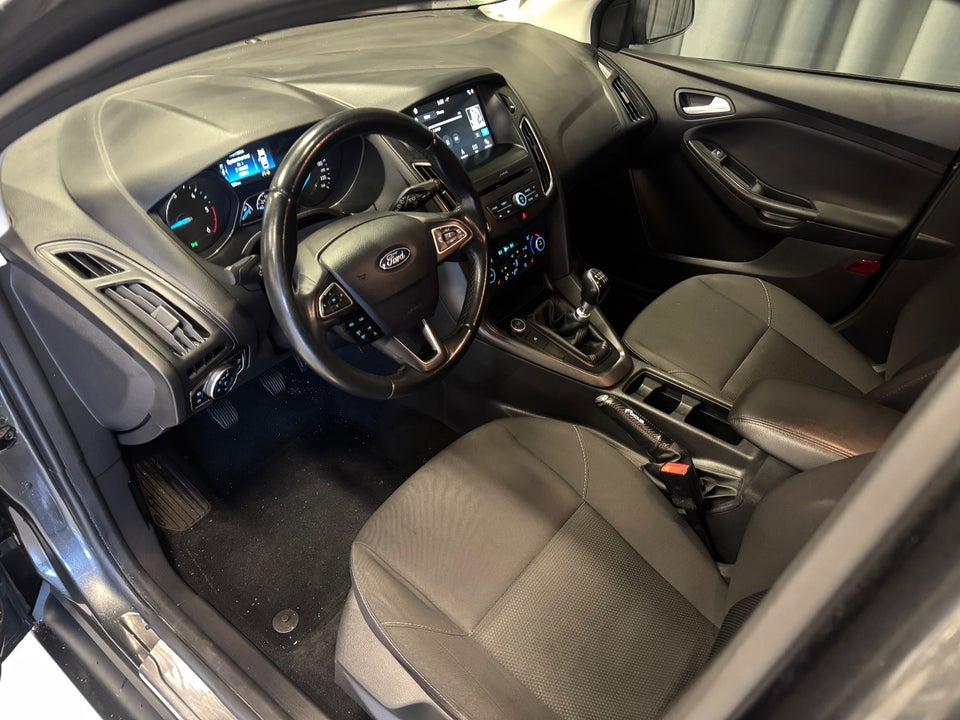 Ford Focus 2,0 TDCi 150 Business stc. 5d