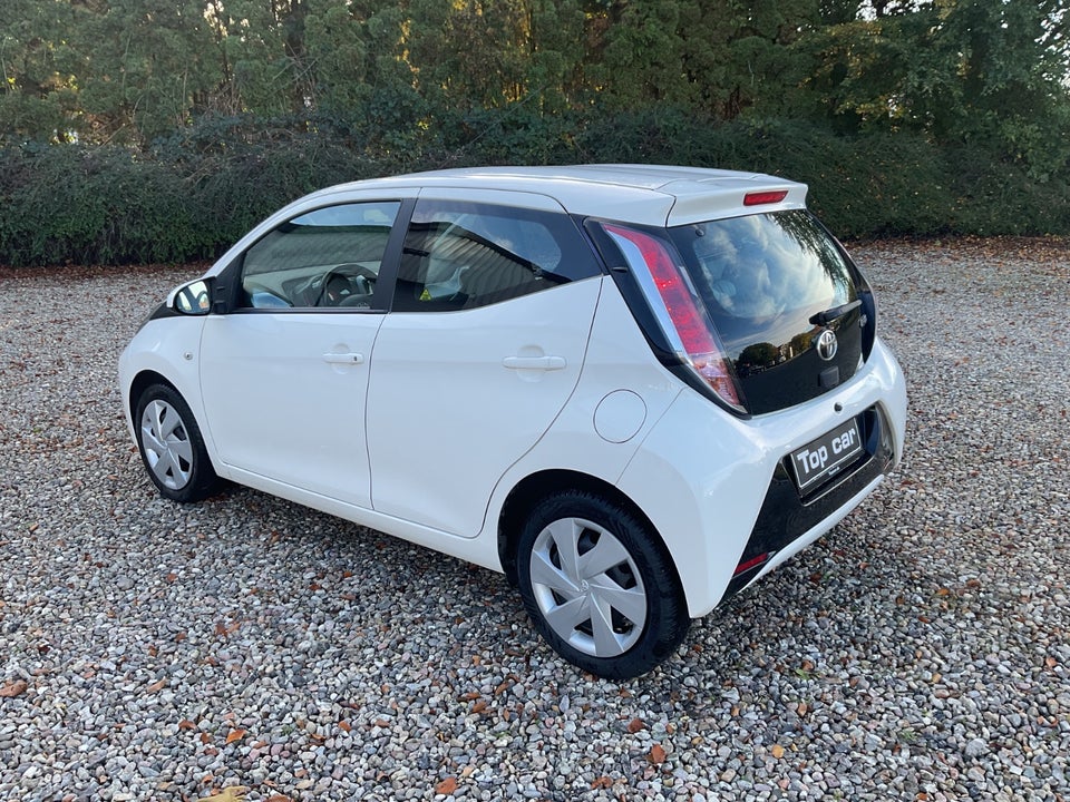 Toyota Aygo 1,0 VVT-i x-play x-touch 5d