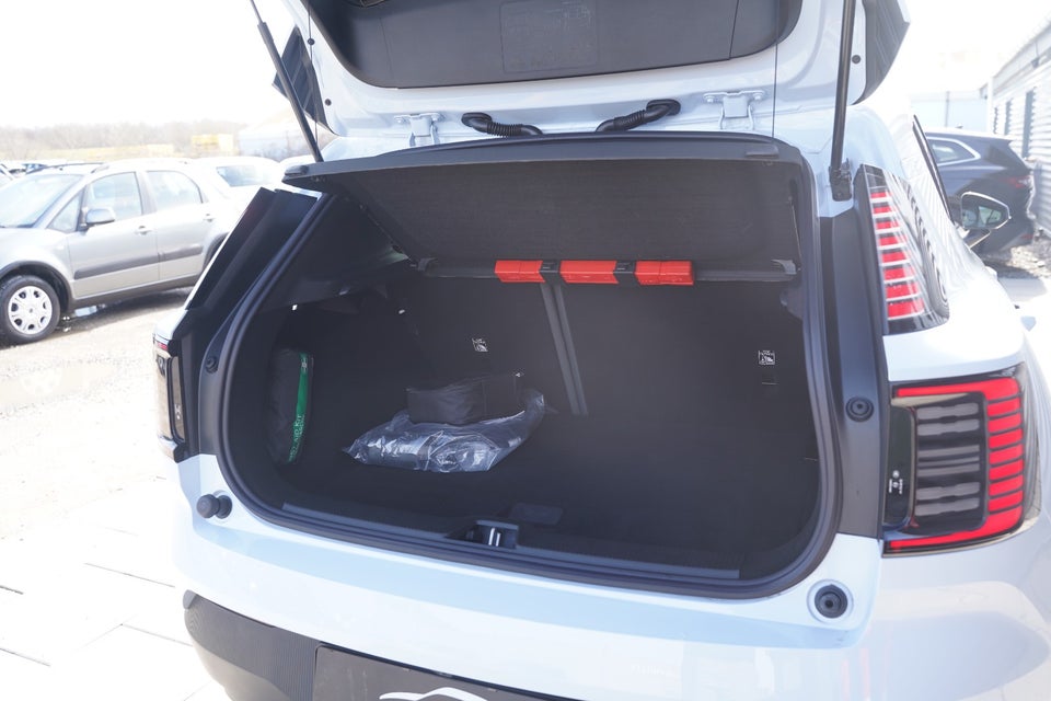 Volvo EX30 Extended Range Plus 5d