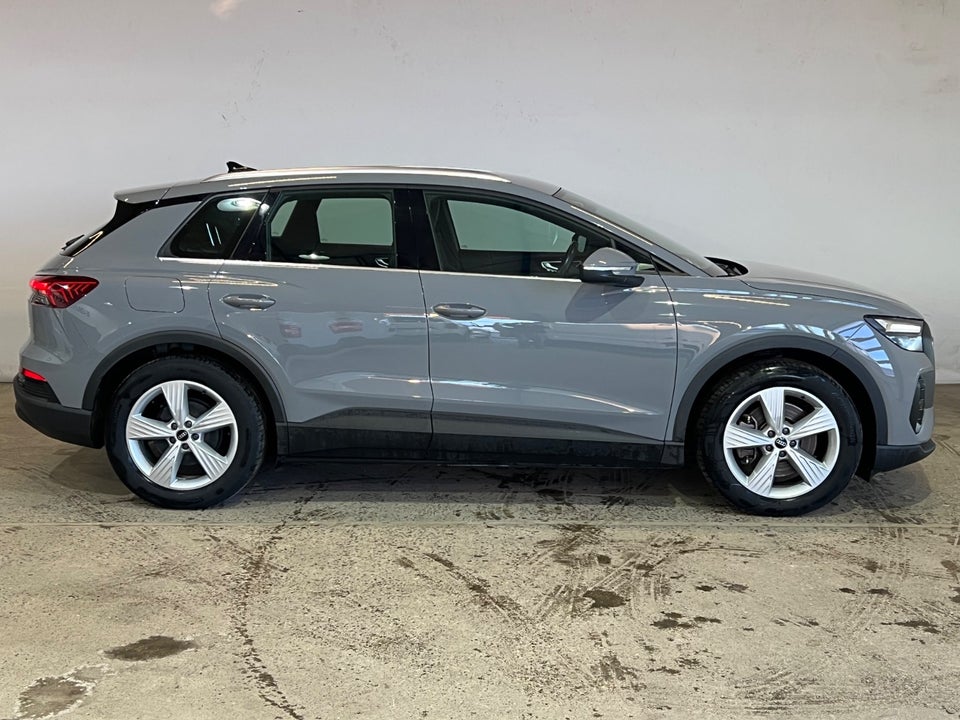 Audi Q4 e-tron 40 S-line 5d
