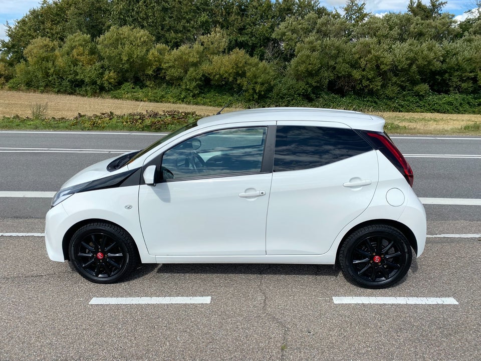 Toyota Aygo 1,0 VVT-i x-press 5d