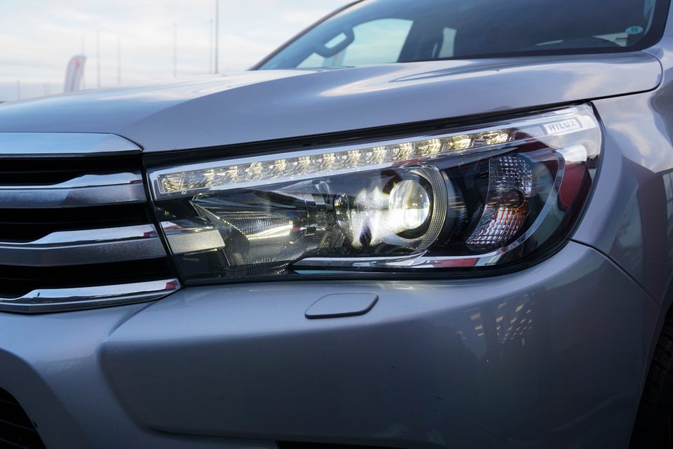 Toyota HiLux 2,4 D-4D 150 T4 Db.Kab aut. 4x4 4d