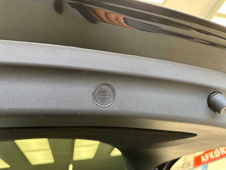 Tesla Model Y RWD 5d