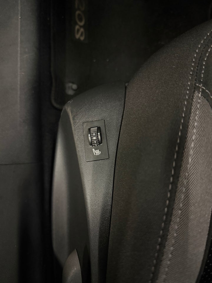 Peugeot 208 1,2 VTi Active 5d