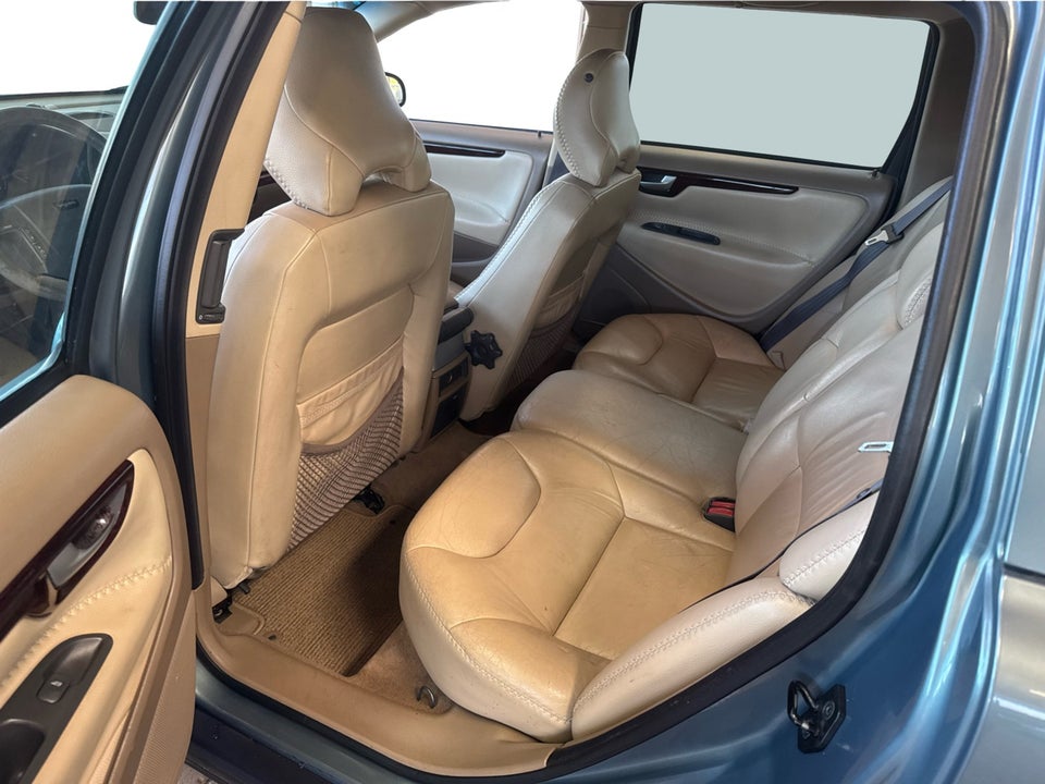 Volvo V70 2,4 T Cross Country aut. AWD 5d