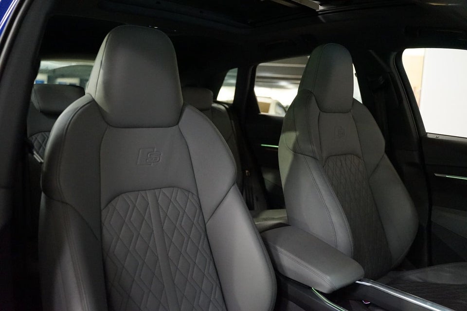 Audi Q8 e-tron 55 S-line quattro 5d