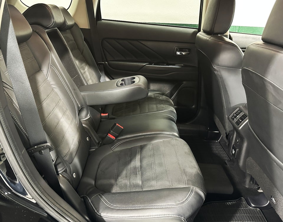 Mitsubishi Outlander 2,4 PHEV Intense CVT 4WD 5d